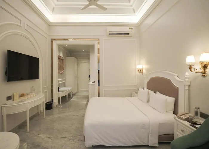 Hotel Hillock Ahmedabad